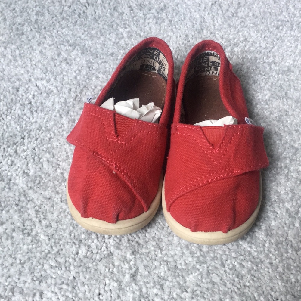 Tom’s toddler size 6 - Picture 3 of 8